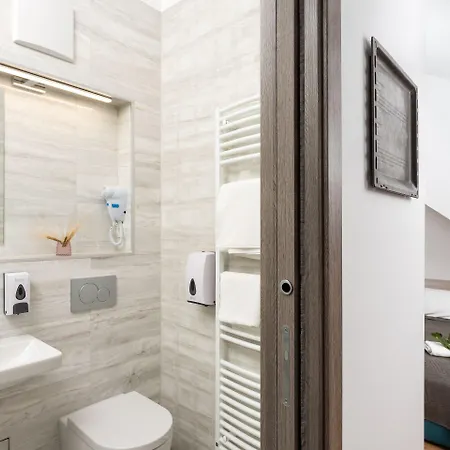 Fani&rozi krevet i doručak 3*